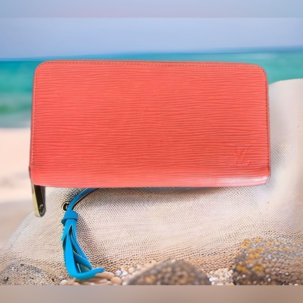 AUTH LOUIS VUITTON EPI WALLET- RARE COLOR!!!!!